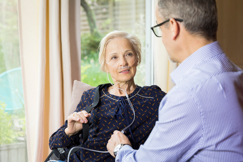 COPD female patient with technician 6